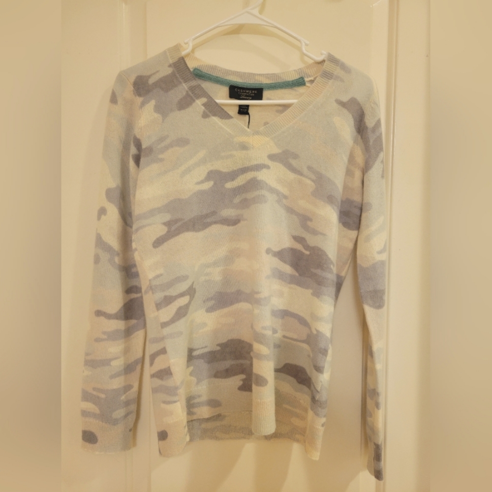 100% Cashmere Charter Club luxury vneck sweater size s NWT